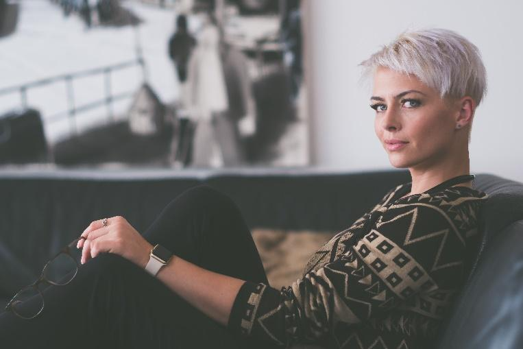 woman saving her time by subscribing for all natural cleaning solutions